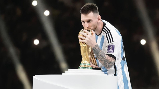 Göz kamaştıran kanat oyuncusundan oyunu yöneten isme: Messi’nin evrimi