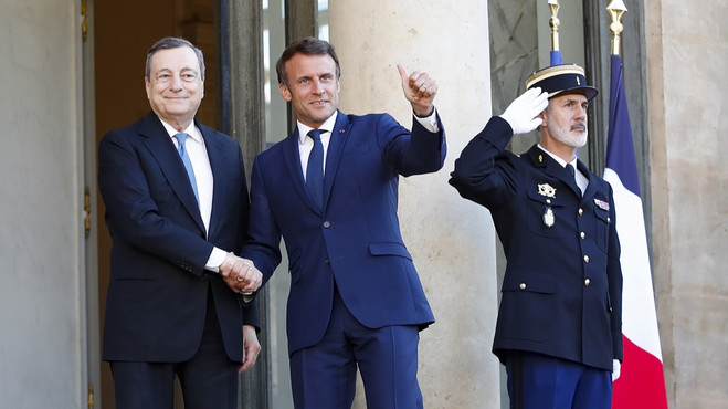 La Repubblica: Macron, Avrupa'da aşırı sağın yükselişini 'Süper Mario' ile durdurmayı planlıyor