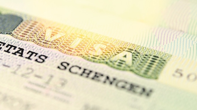 Avrupa Birliği'nden 9 ülkeye Schengen uyarısı