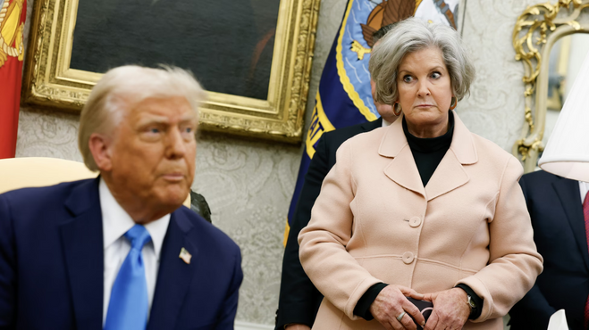 "Alkolik bir kişiliğe sahip" demişti: Trump, kriz yaratan Özel Kalem Müdürü'ne sahip çıktı