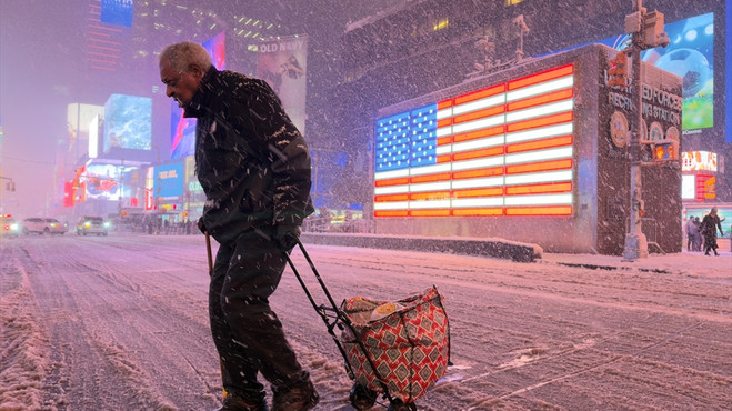 5 bini aşkın uçuş iptal edildi: ABD'nin kuzeydoğusu kar altında