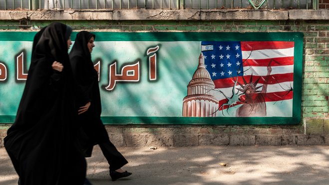 AP analizi: İran ağır darbe aldı ancak Tahran, Trump'ın daha önce pes edeceğini umuyor