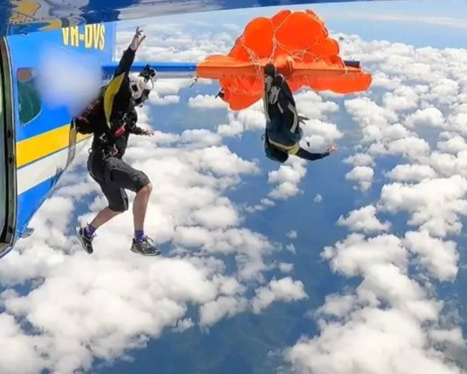 Dehşete düşüren görüntüler: 4.500 metre yükseklikte kanada takıldı