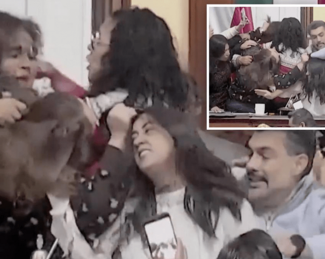 Meksika'da Kent Meclisi'nde 'saç saça baş başa' kavga