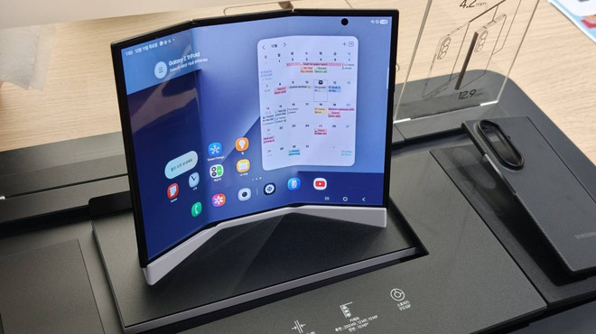 2.900 dolarlık deney bitti: Samsung üçe katlanabilen telefonunu piyasadan çekiyor