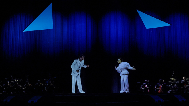 Müslüm Gürses'in hologramı, Türk Telekom'un 5G teknolojisi sayesinde AKM'de düet yaptı