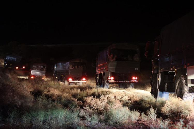 Uçağının düştüğü bölgedeki arama kurtarma çalışmaları sürüyor
