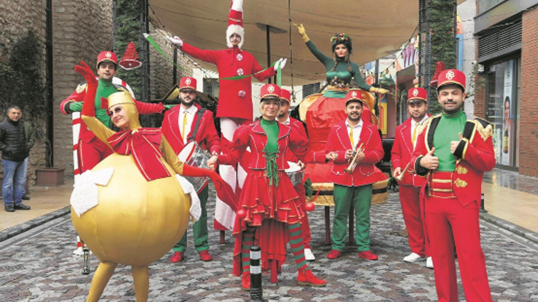Işıl ışıl yeni yıl festivalleri