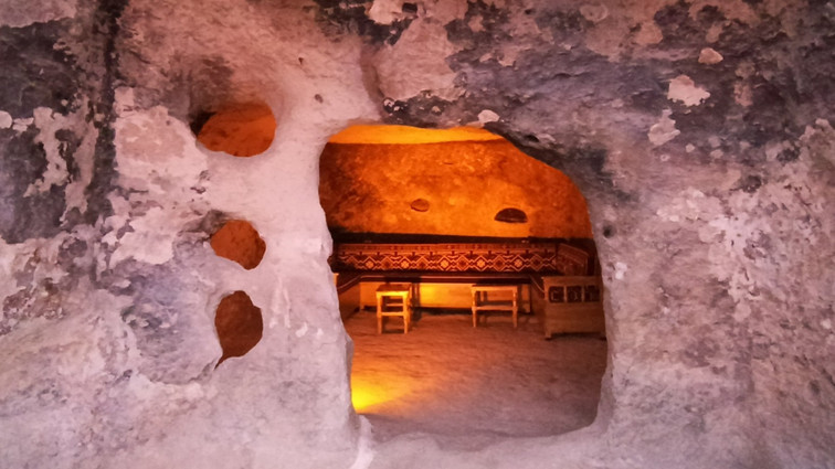 Tarihi Hasankeyf’teki 5 bin yıllık insan eliyle oluşturulmuş 10 mağara turizme açıldı