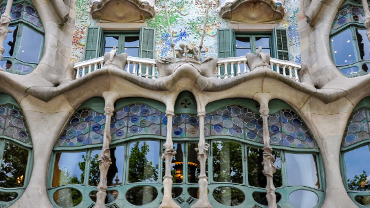 Gaudí, 100. yılında da zirvede: Ünlü Art Nouveau binasının gizemli dünyası açığa çıkıyor