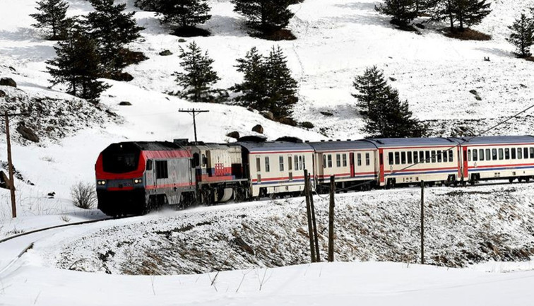 Turistik Doğu Ekspresi yeni sezonda Kars'tan ilk seferine çıktı