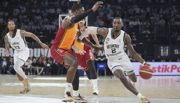 Potada derbi Beşiktaş Fibabanka'nın: Galatasaray'ı 91-75 yendi, seride 1-0 öne geçti