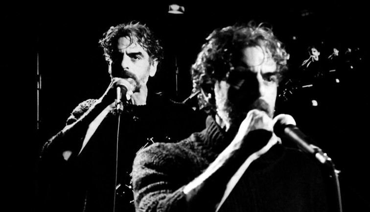 Ne burada ne orada; Dünyada