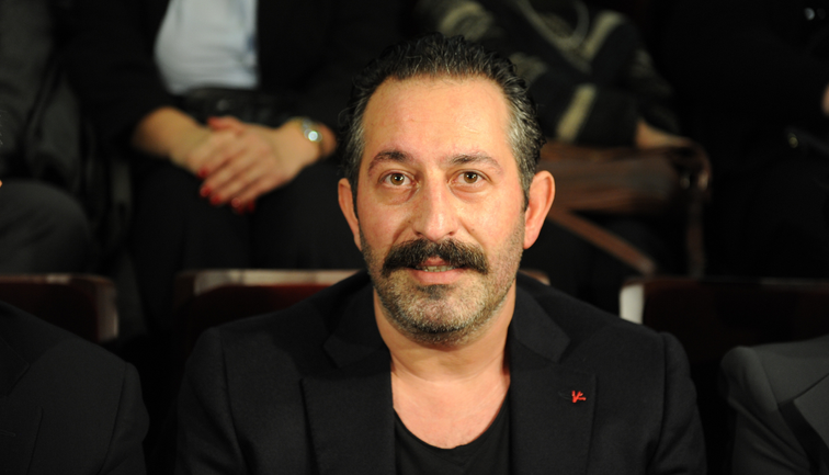 Cem Yılmaz'ın CMXXIV gösterisi 31 Aralık'ta Netflix'te yayınlanacak