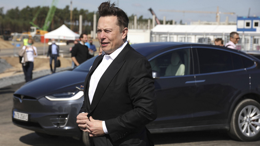 Elon Musk 5,7 milyar dolarlık Tesla hissesini bağışladı