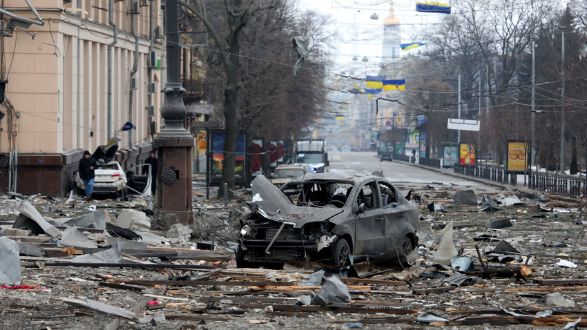 Rusya'nın Ukrayna'nın Kharkiv kentine düzenlediği füze saldırısında, Bölgesel Devlet İdaresi binası ağır hasar gördü