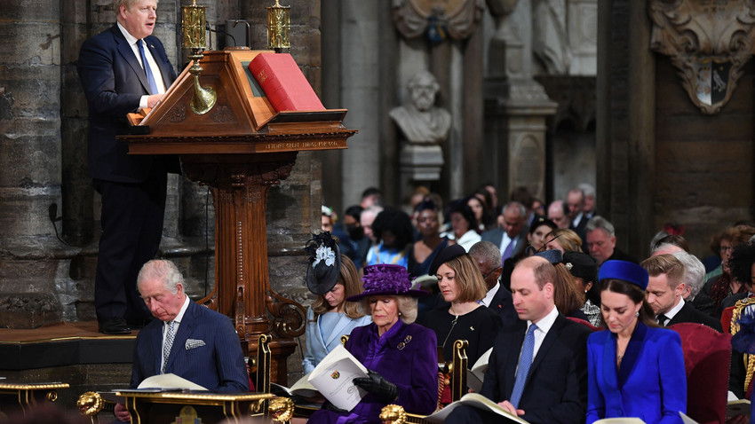 Törene katılan Kraliyet Ailesi üyelerinin tamamı Covid-19 atlattı