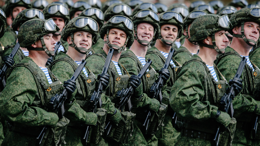 10 Avrupa ülkesi ambargoya rağmen Rusya'ya 346 milyon euroluk silah sattı