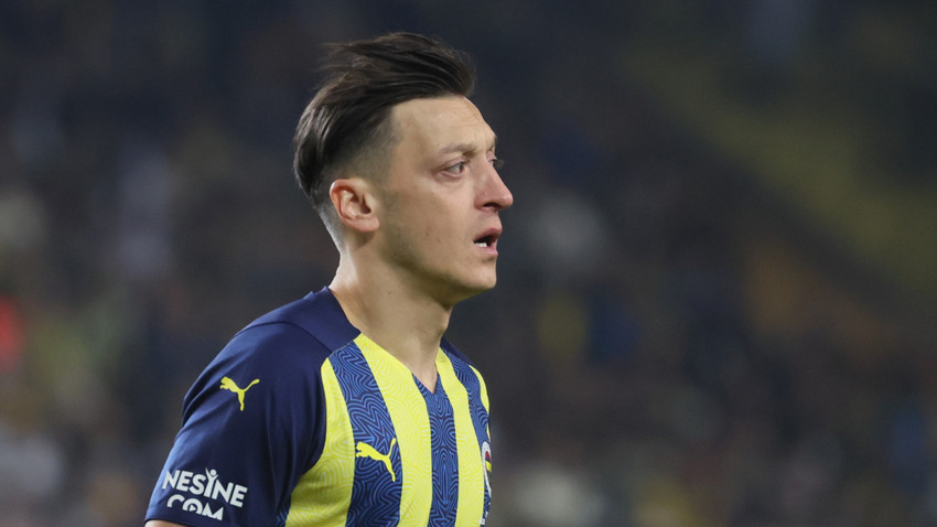 Mesut Özil: Fenerbahçe'den başka bir takımda kariyerimi noktalamayacağım