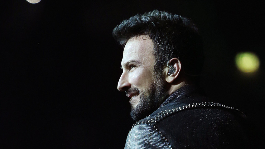 Tarkan yat ve villa aldığı iddialarına esprili yanıt verdi, Cem Yılmaz da tartışmaya katıldı