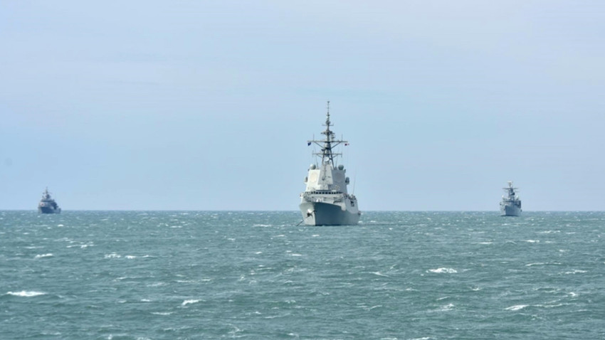 NATO gemileri Baltık Denizi'ne konuşlanıyor