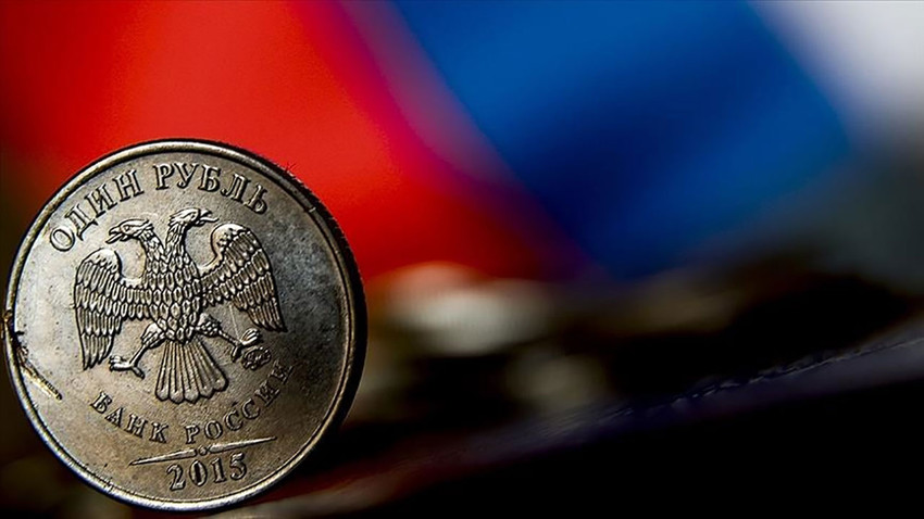 Rus bütçesi ilk çeyrekte 2,4 trilyon ruble açık verdi