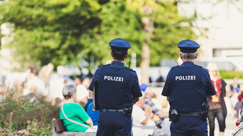 Almanya'da polisin gözaltına alırken darbettiği kişi yaşamını yitirdi