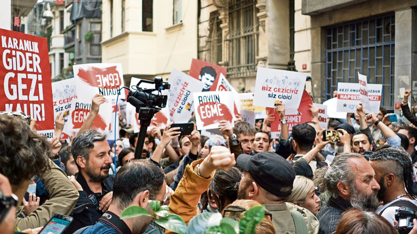 İstanbul 13. Ağır Ceza Mahkemesi’nin kararının açıklanmasının ardından Türkiye’nin dört bir yanında protestolar düzenlendi