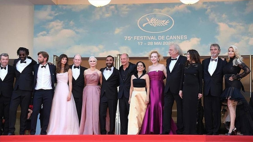 Hüzün Üçgeni 75. Cannes Film Festivali'nde sinemaseverlerle buluştu