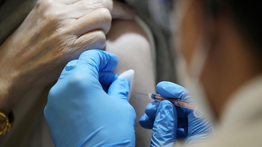 Japonya'da Covid-19 aşısının 4'üncü dozu uygulanmaya başladı
