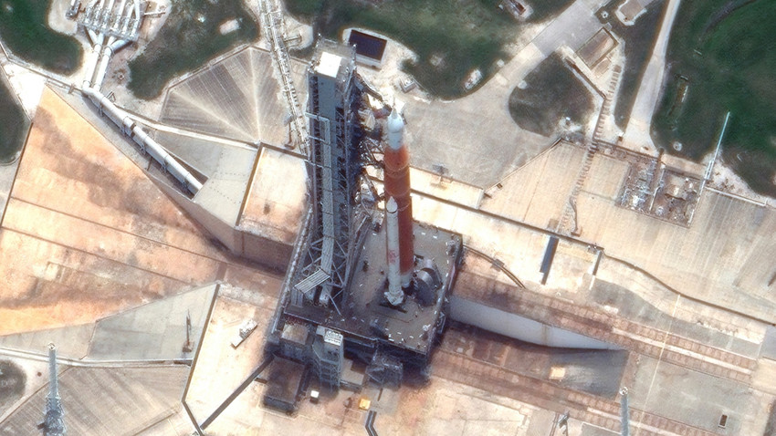 Maxar Technologies'in sağladığı fotoğraf NASA'nın Uzaya Fırlatma Sistemi'ni ve Orion kapsülünü görüntülüyor. 18 Haziran 2022 (Fotoğraf: Satellite image ©2022 Maxar Technologies via The New York Times)