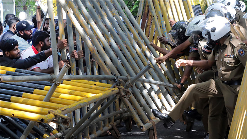 Sri Lanka'da protestocular başkanlık sarayını bastı