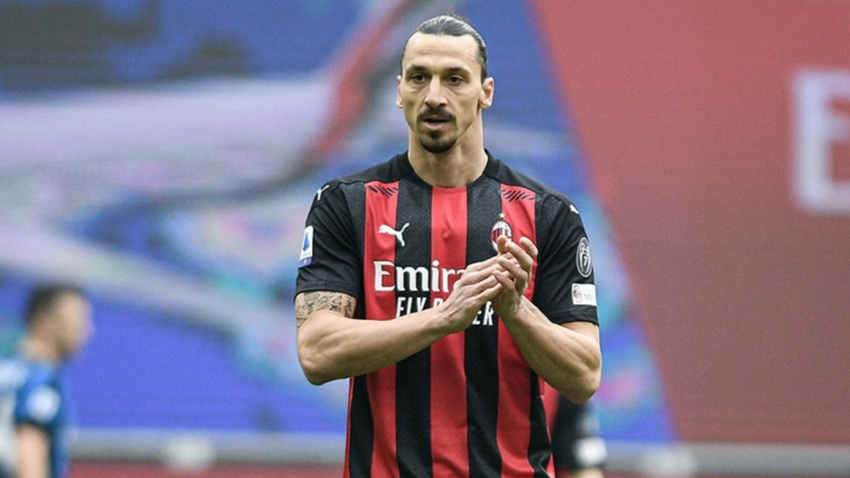 Milan, sakatlığına rağmen İbrahimovic'in sözleşmesini bir yıl daha uzattı