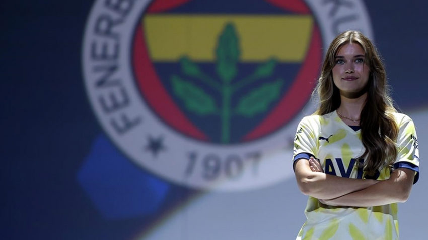 Fenerbahçe yeni sezon formalarını tanıttı