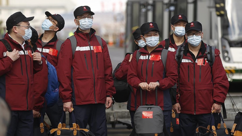 Çin, Covid-19 vakaları artan Haynan Adası'na binlerce sağlık görevlisi gönderdi