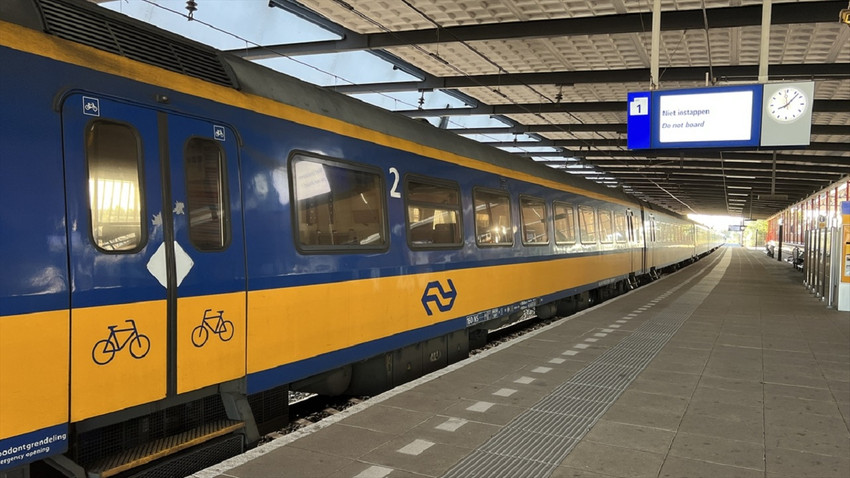 Hollanda'da demir yolu çalışanları 24 saatlik grevde