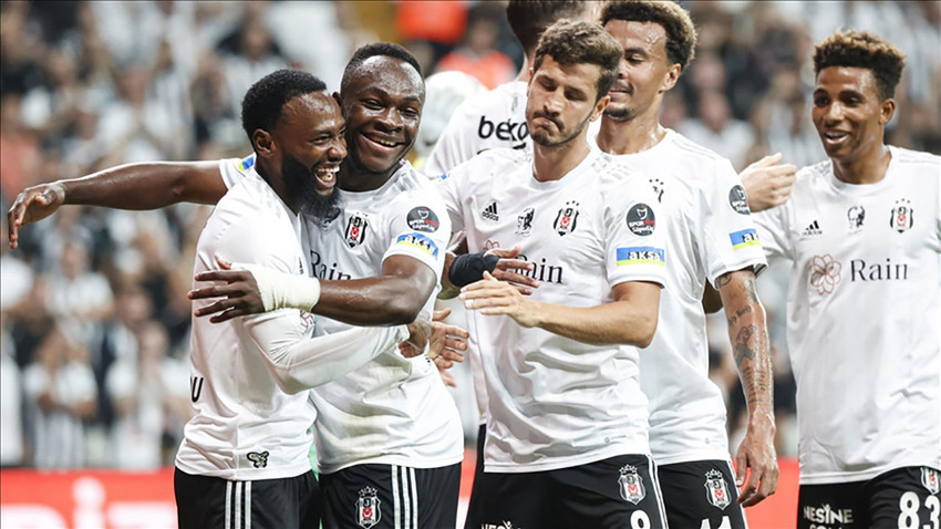 Beşiktaş hem ligde hem borsada liderlik koltuğuna oturdu