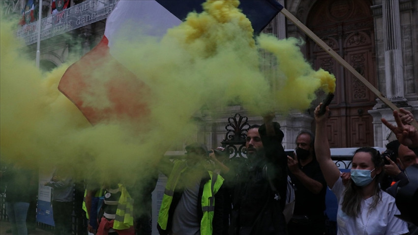 Fransa'da 103 sarı yelekli gözaltına alındı
