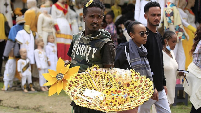 Kendine has takvim ve saat sistemi kullanan Etiyopya, yeni yılı 2015'e girdi