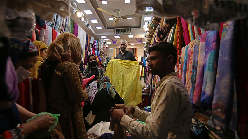 Oxfam raporu: Hindistan'da kadınlar ve Müslümanlar daha az kazanıyor