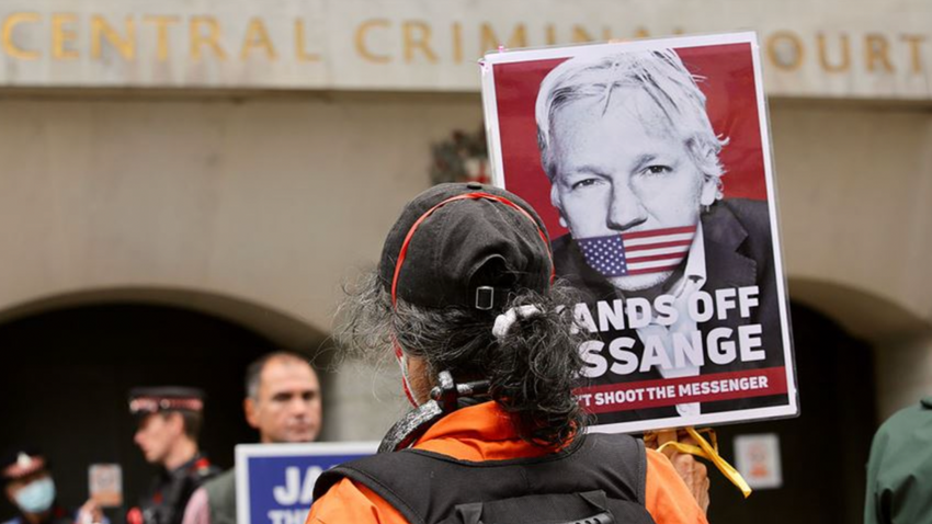 İsveç'te WikiLeaks'in kurucusu Assange'ın ABD'ye iade edilmemesi için protesto düzenlendi