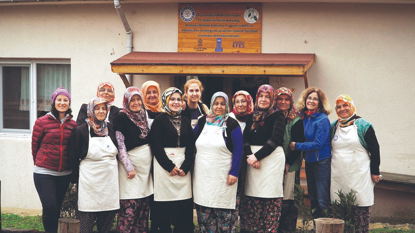 Fatma Denizci, 2015’te kurdukları yeryüzü pazarının, dünyadaki benzerleri gibi  iyi, temiz, adil olmak gibi kuralları olduğunu vurguluyor