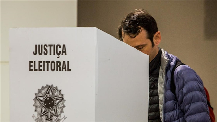 Brezilya devlet başkanını seçmek için sandık başında