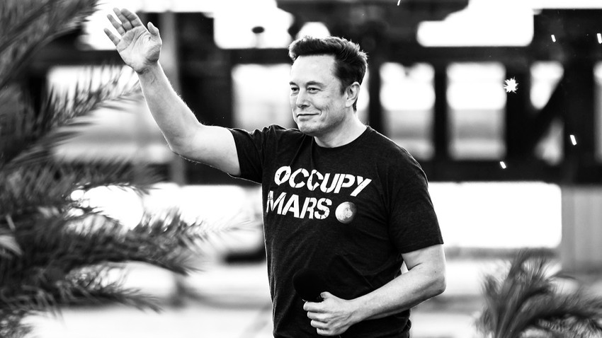 Dünya nüfusunu Mars’a taşımayı öneren Musk “Uzayda uçan ve birden fazla gezegende yaşayan bir tür olmak istiyor muyuz, istemiyor muyuz” diye soruyor.