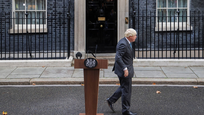 Rishi Sunak ve Boris Johnson, Liz Truss'tan boşalan koltuk için mücadele ediyor