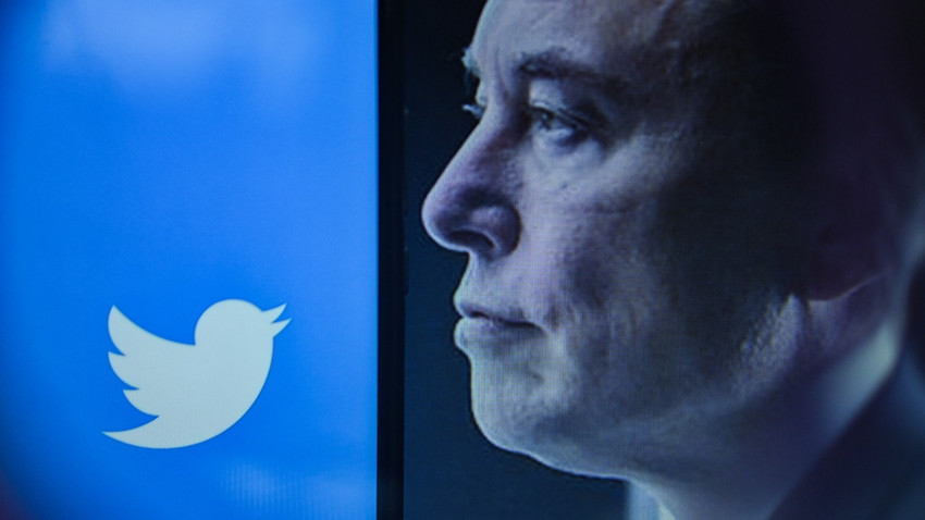 Elon Musk, Twitter'ın yönetim kurulunu feshederek kendisini tek yönetici yaptı