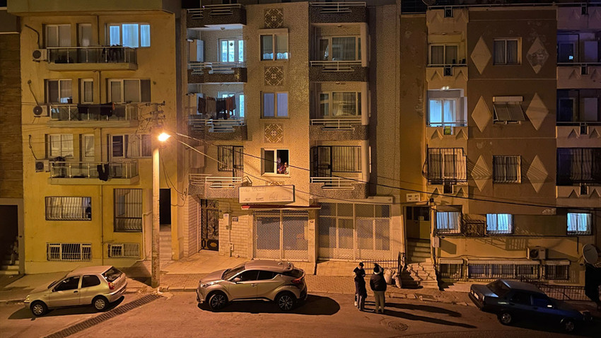 İzmir sabaha karşı 4,9'luk deprem ile sallandı