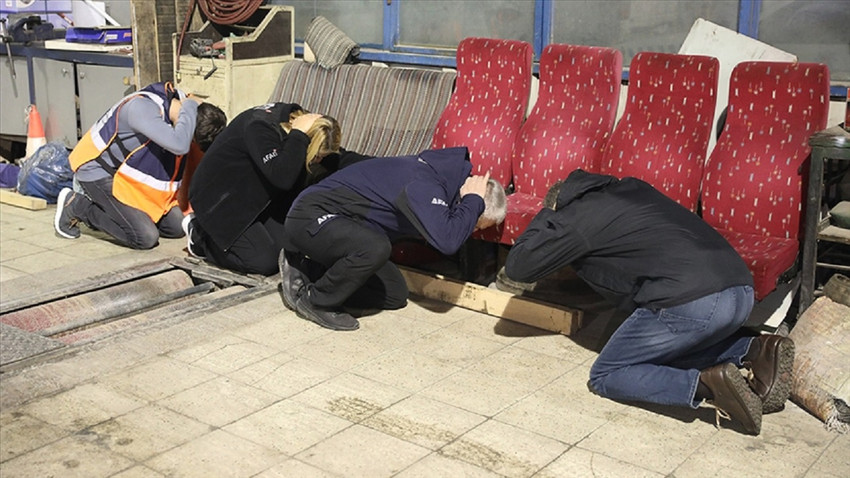 Düzce Depremi'nin yıl dönümünde 'Çök Kapan Tutun' tatbikatı yapıldı