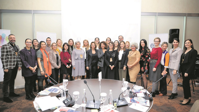 ILO tarafından düzenlenen Çalışma Yaşamında Şiddete Sıfır Tolerans toplantısına TurkishWIN, KAGİDER, Avrupa İmar ve Kalkınma Bankası ve UPS Türkiye temsilcileri katıldı