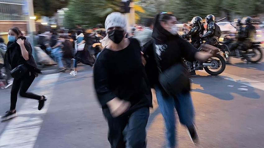 İran'da azalan Mahsa Emini protestoları çağrılar üzerine yeniden alevlendi